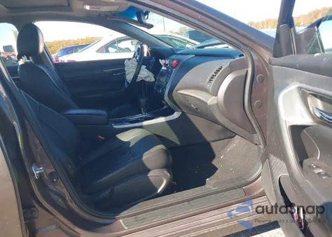 2015 Nissan Altima 2.5 Sv z USA, uszkodzony, nr VIN 1N4AL3AP4FC163921